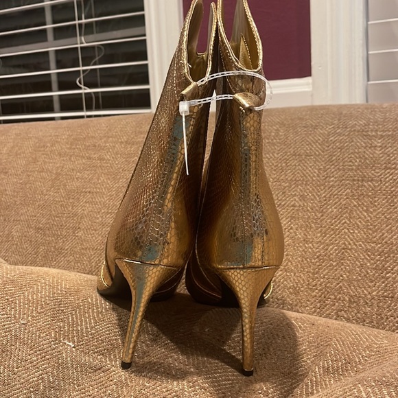New Guess Bow Tie Metallic Gold Western High Heel Bootie 9 - Picture 4 of 15